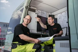 Kranarbeiten für Betonteile und Container in Freising